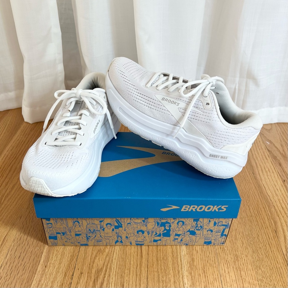 Brooks ghost max 2